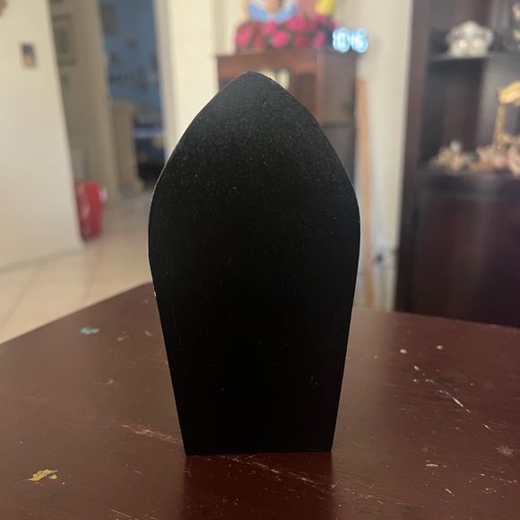 Gothic Earring Case - Picture 3 of 5